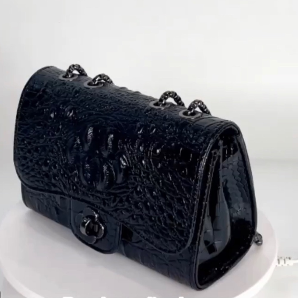 Woman’s Purse - image 2